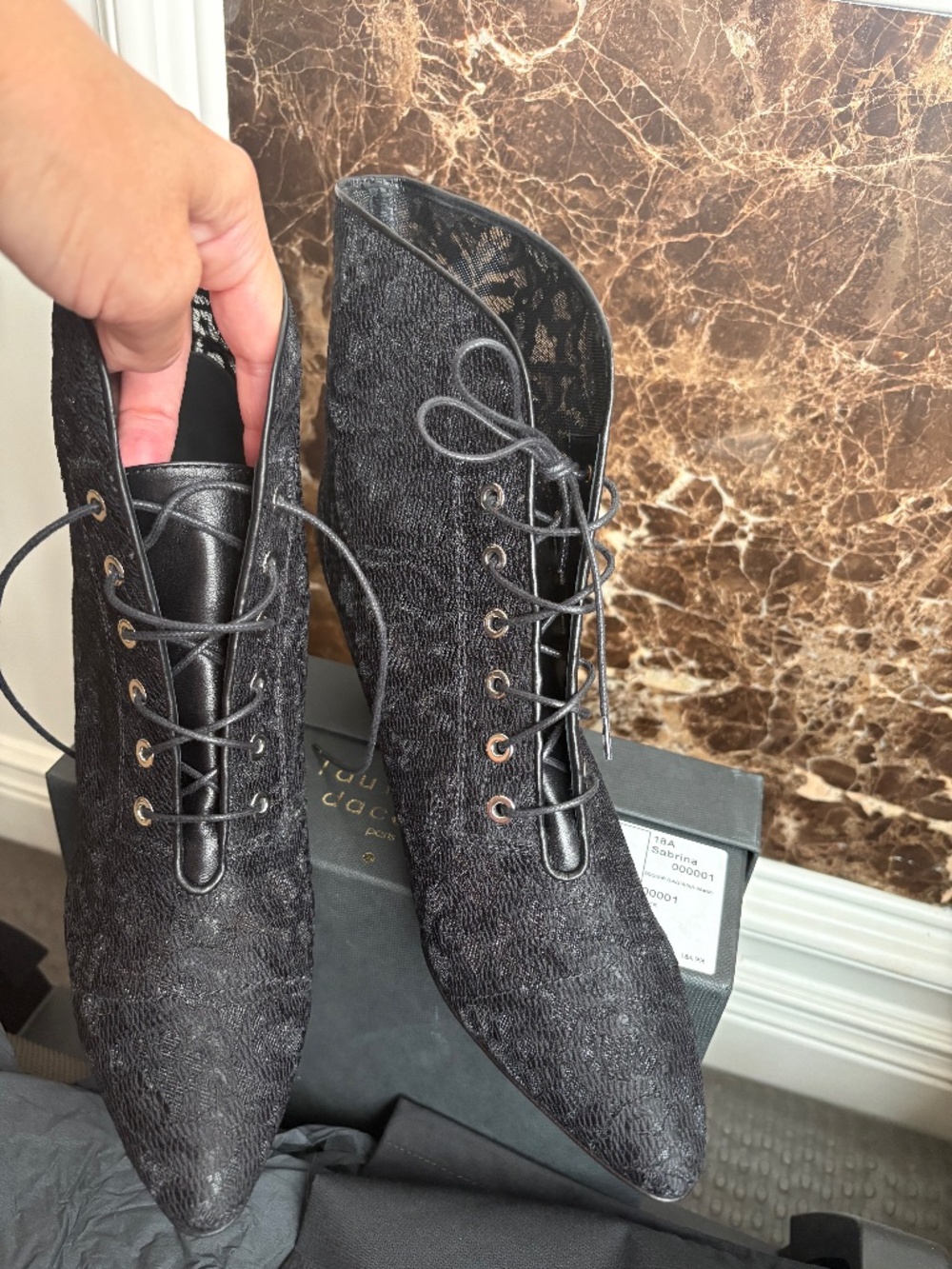🔥Gorgeous black lace mesh  leather boots 🔥🩶